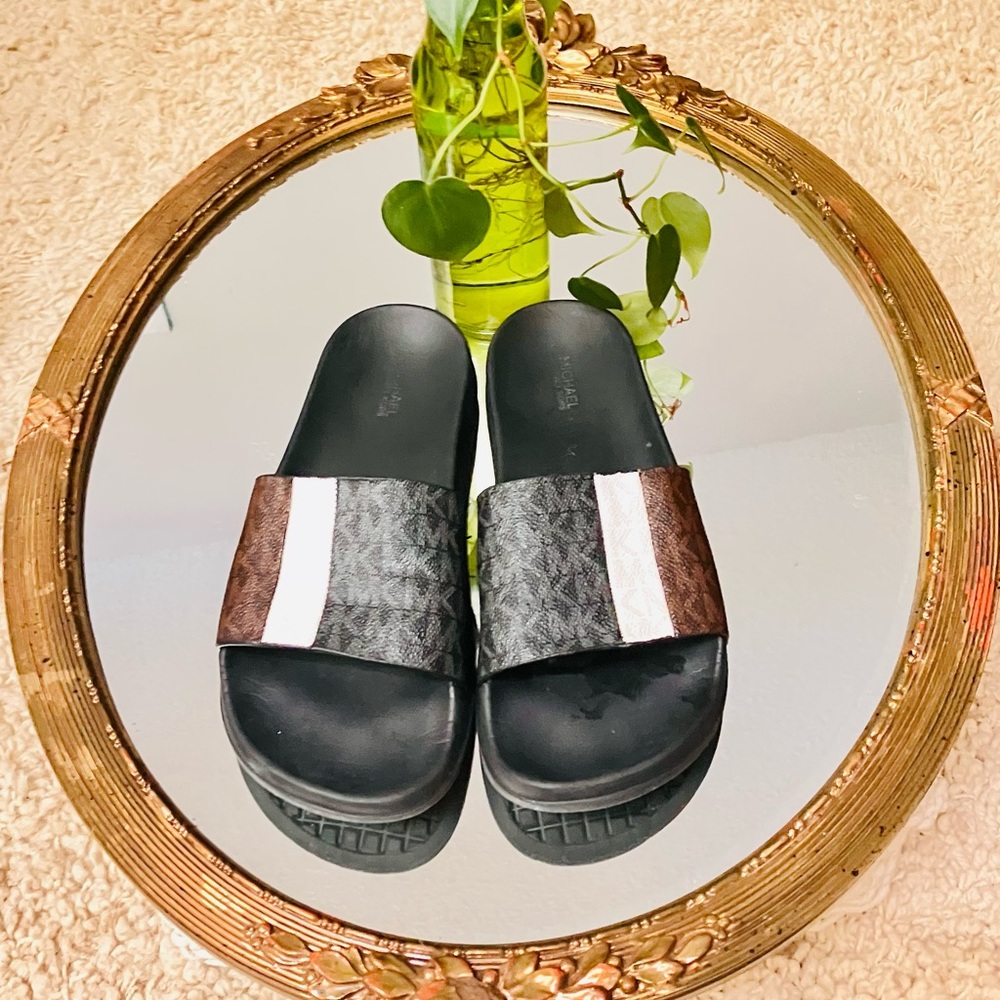 COPY - MK Michael Kors Ayla Black Logo Slides